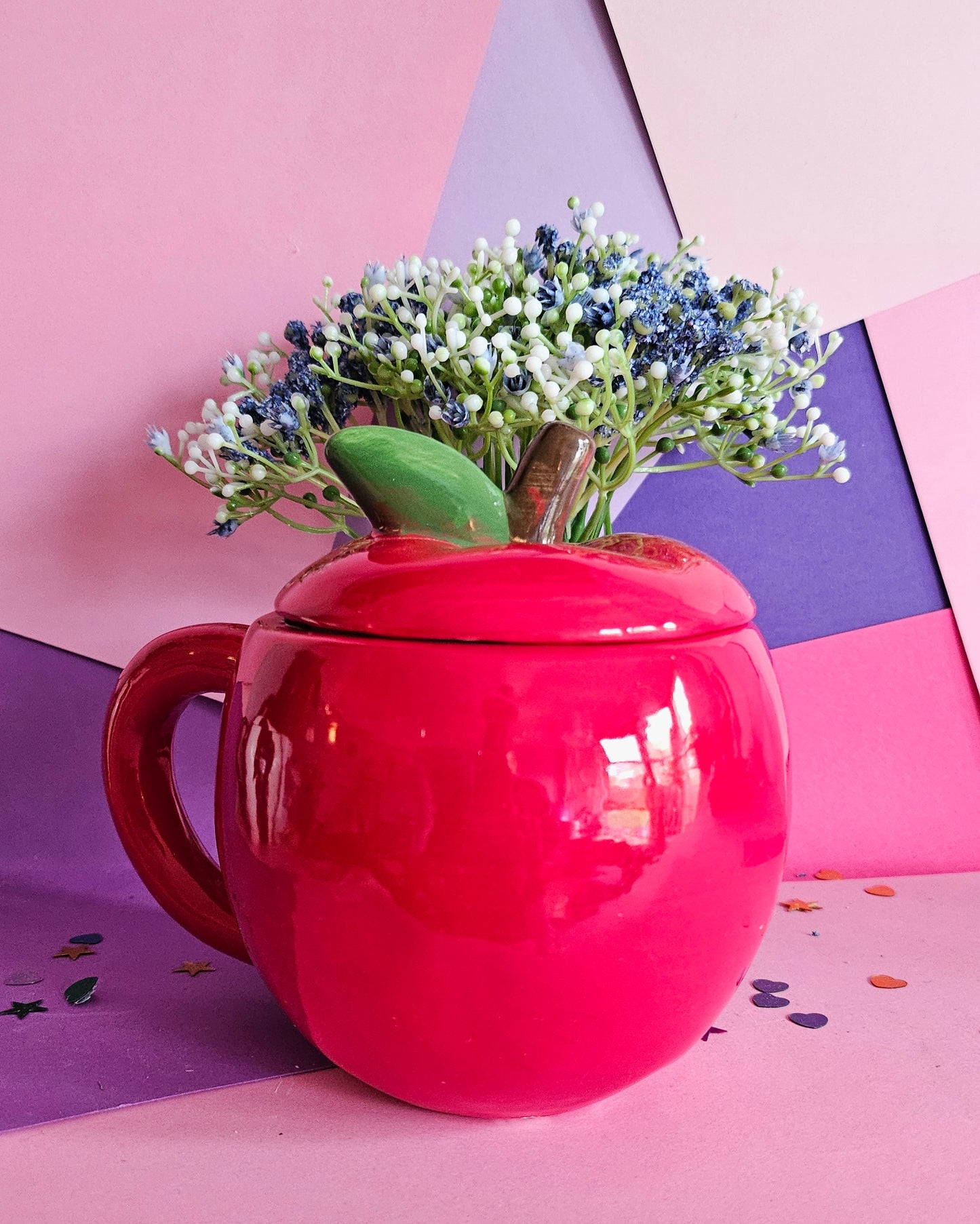Red Apple Lidded Mug