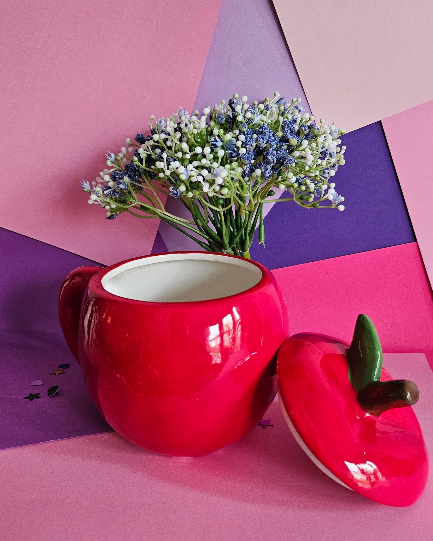 Red Apple Lidded Mug