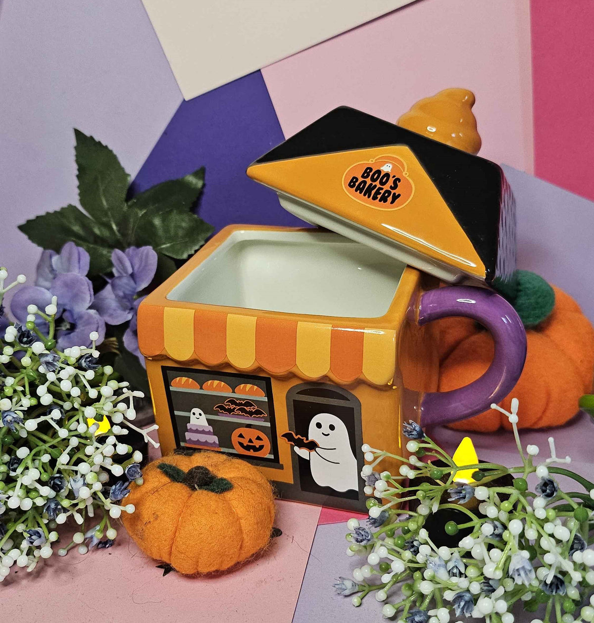 Boo's Bakery Lidded Mug